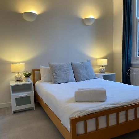 Spacious 2 Bedroom Apartment With Garden Cambridge  Bagian luar foto