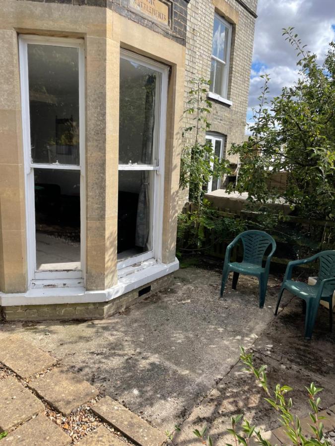 Spacious 2 Bedroom Apartment With Garden Cambridge  Bagian luar foto