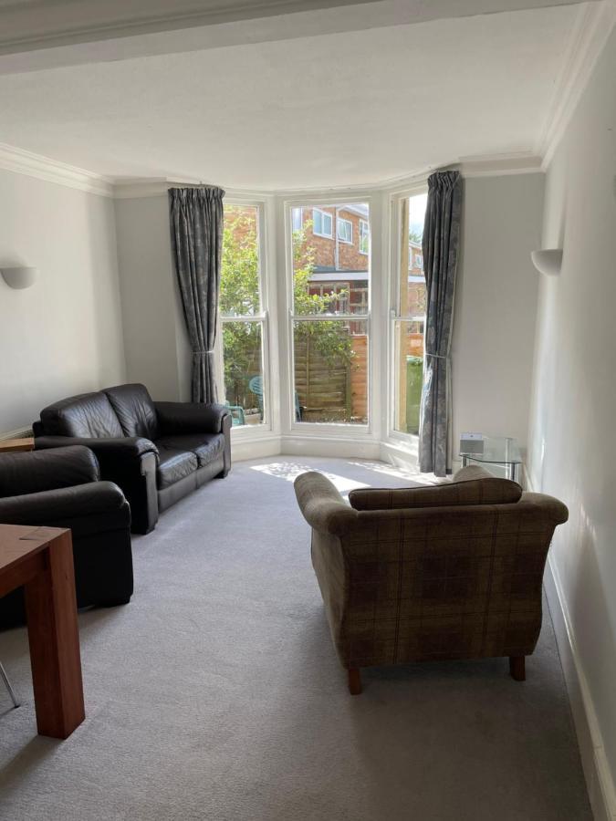 Spacious 2 Bedroom Apartment With Garden Cambridge  Bagian luar foto