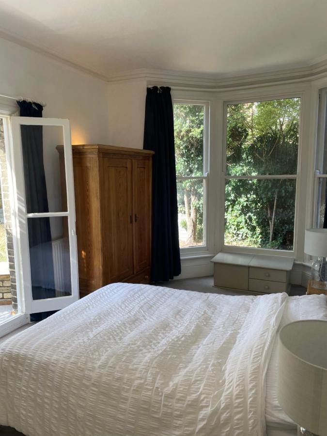Spacious 2 Bedroom Apartment With Garden Cambridge  Bagian luar foto