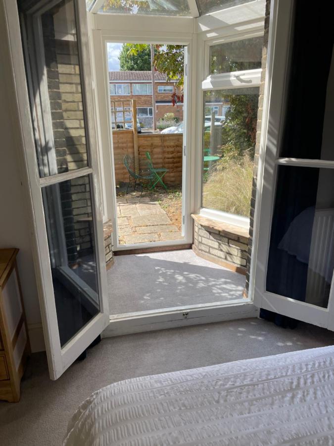 Spacious 2 Bedroom Apartment With Garden Cambridge  Bagian luar foto