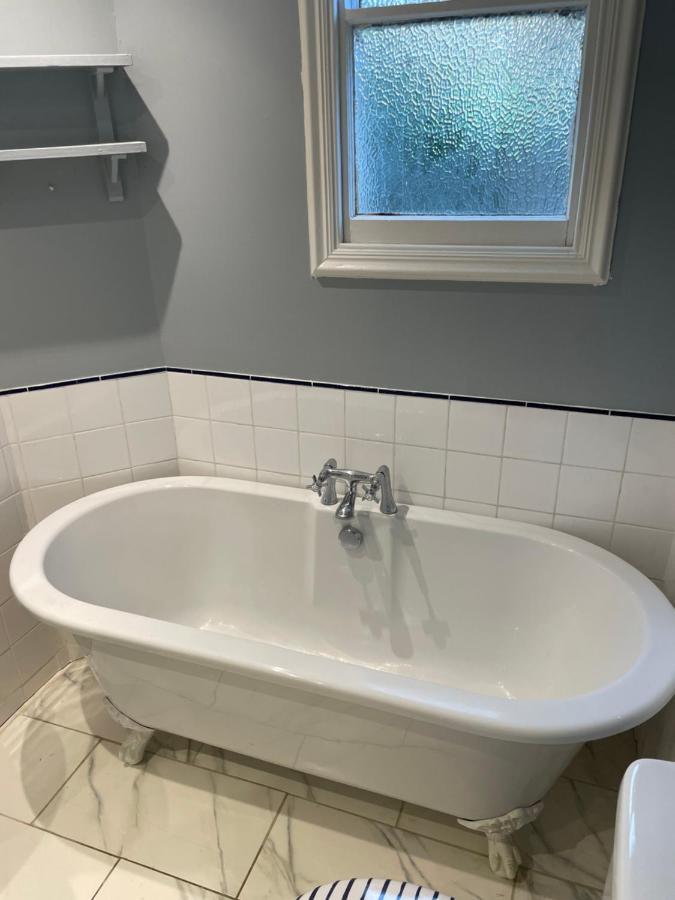 Spacious 2 Bedroom Apartment With Garden Cambridge  Bagian luar foto